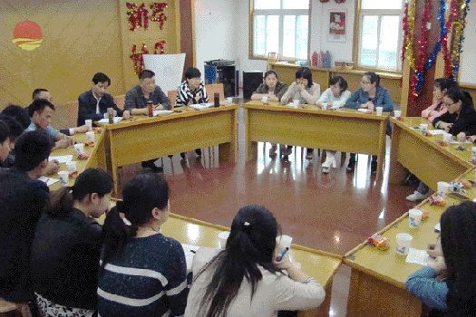 总公司举办庆五四青年员工座谈会